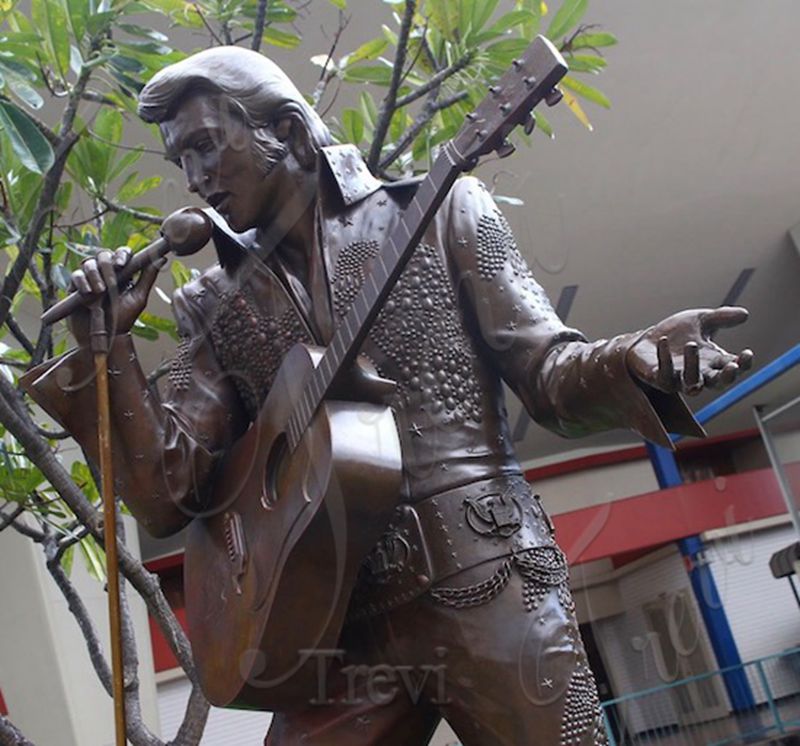 Where is the Elvis Statue?