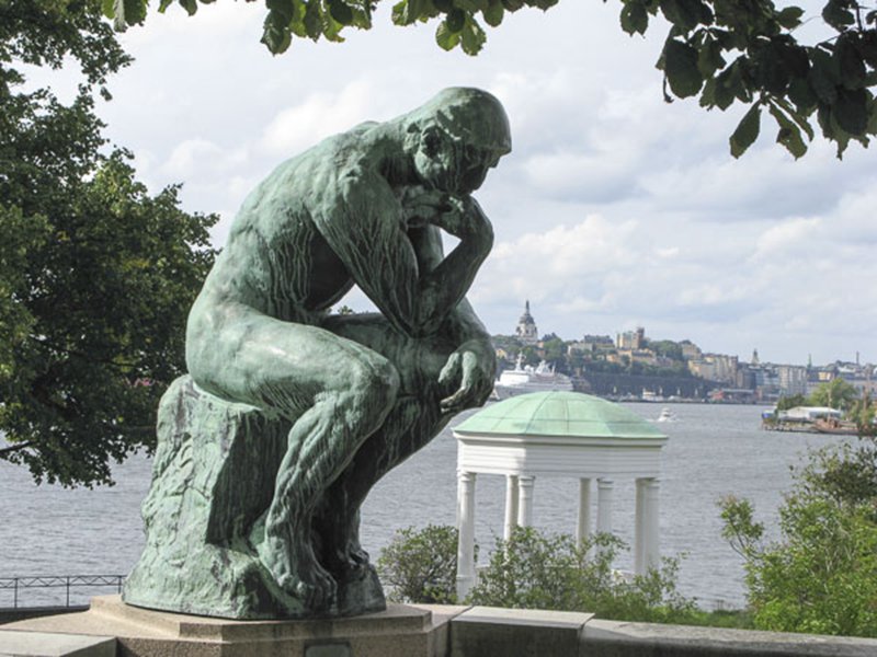 thinker-Trevi Statue