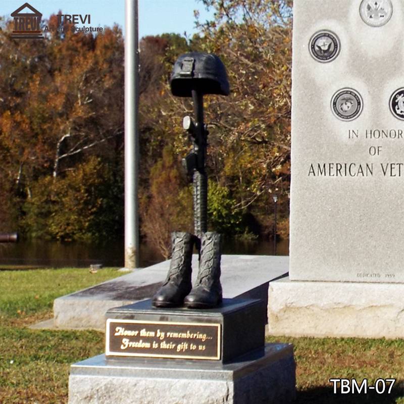 soldiers cross garden statue