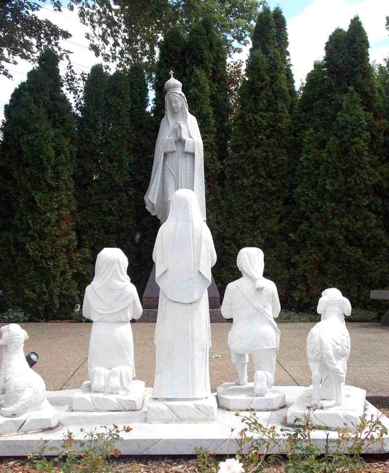 Fatima-and-Three-Shepherds-Children-statues-4