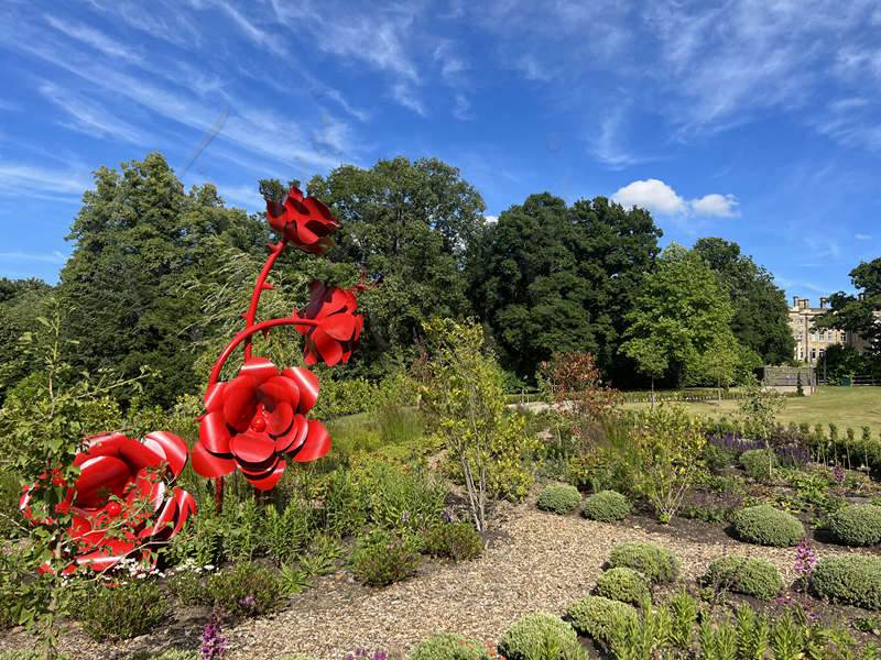 Large flower sculpture - Trevi Sculpture