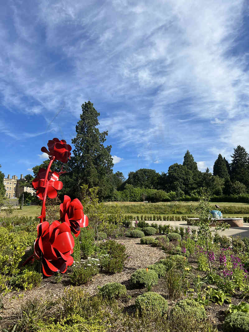 Large flower sculpture - Trevi Sculpture