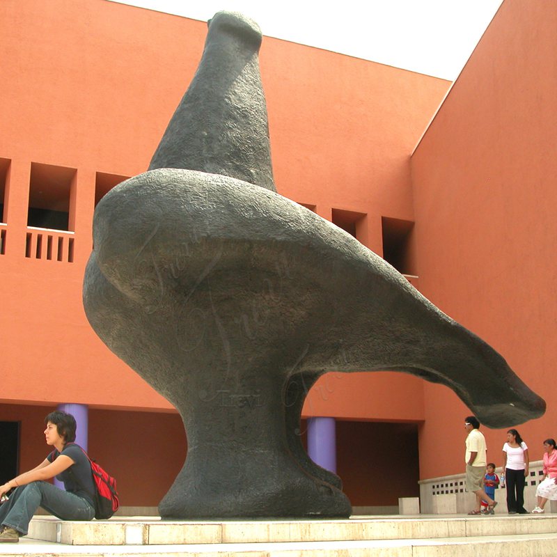 Dove of peace monument-Trevi Sculpture