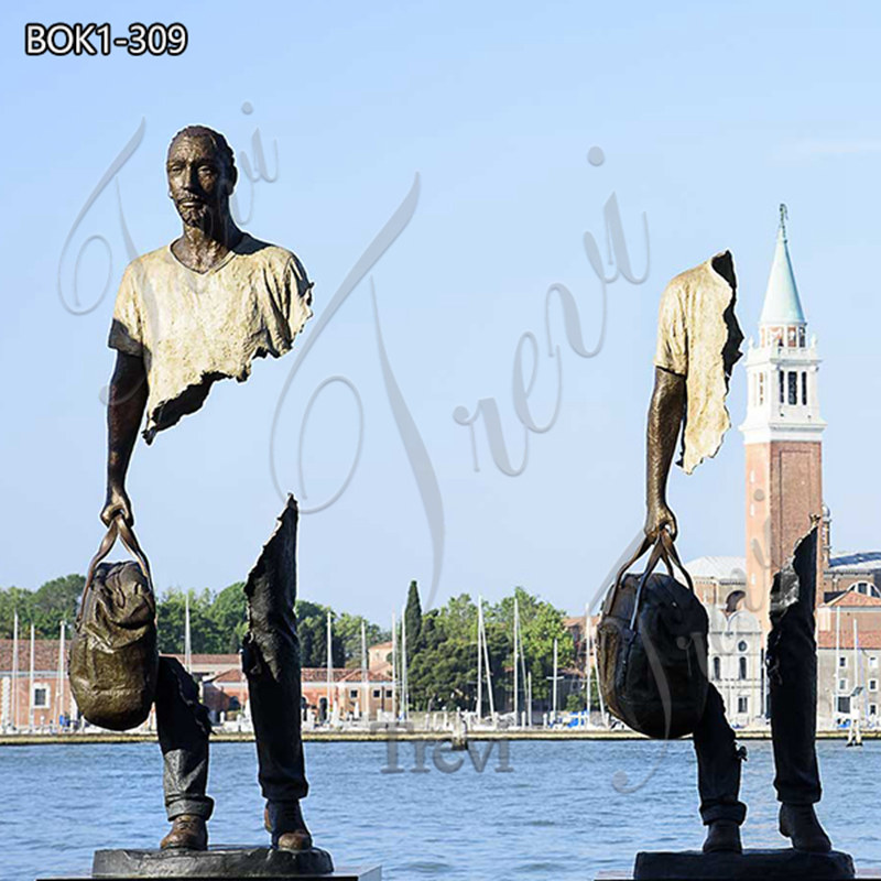 Bruno Catalano voyageurs -Trevi Statue