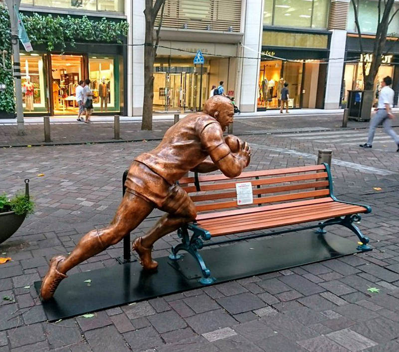 bronze rugby player-Trevi Statue1