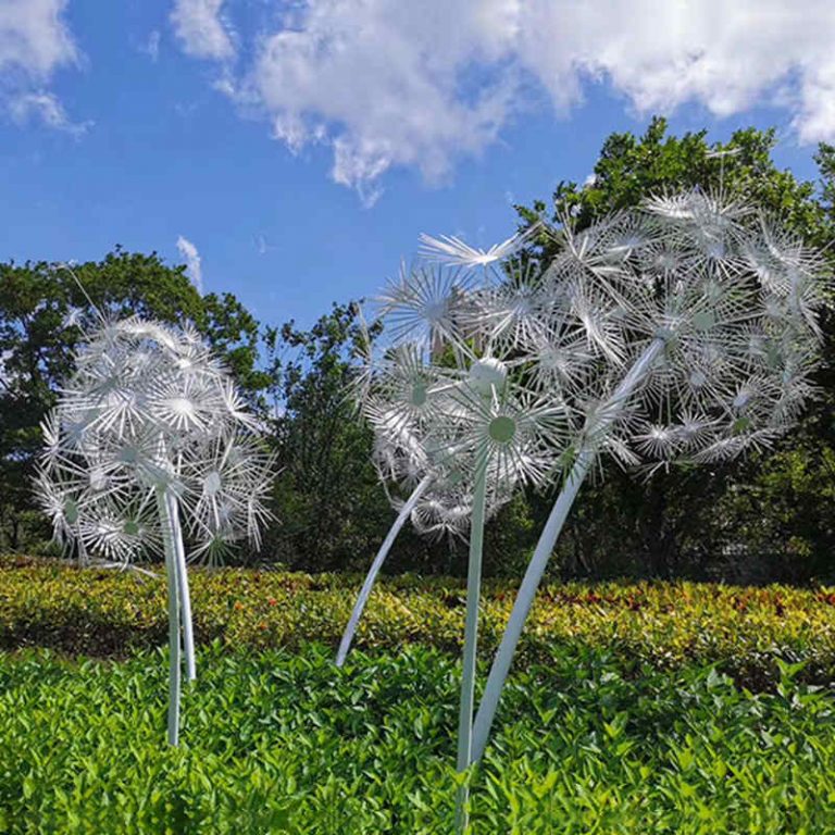 dandelion statue-Trevi Sculpture