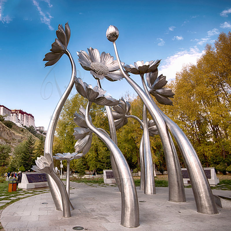 public art installation large flower sculpture - Trevi Statue