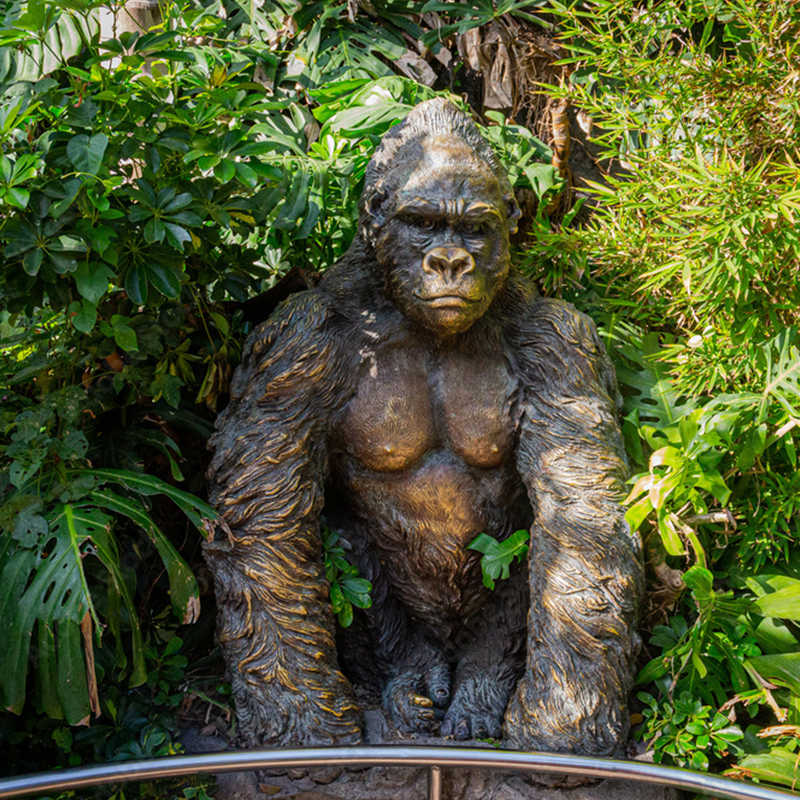 gorilla statue life size -Trevi Sculpture