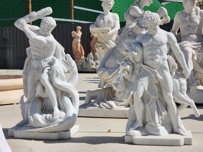 hercules and the hydra sculpture-01-Trevi Statue