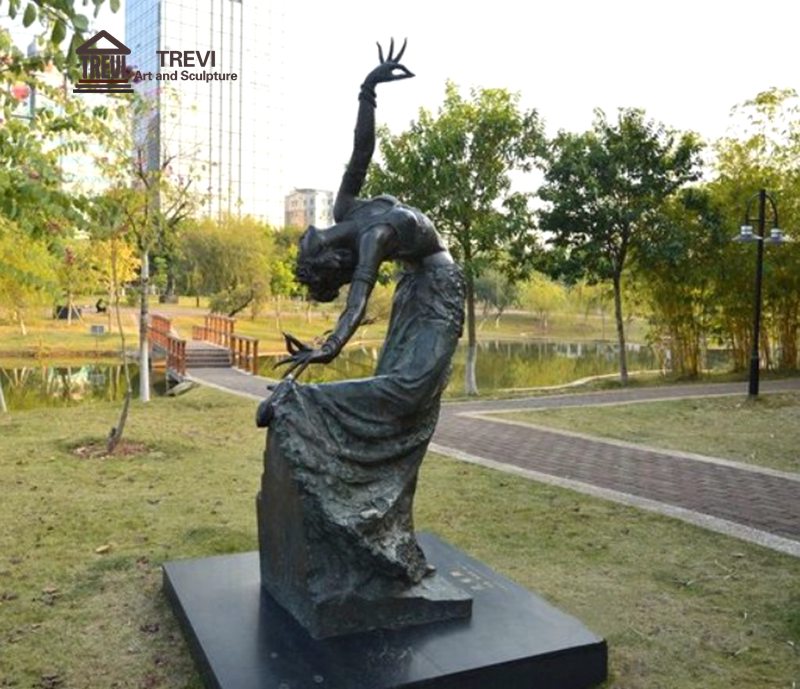 Dancing-Woman-Art-Sculpture-Trevi Sculpture