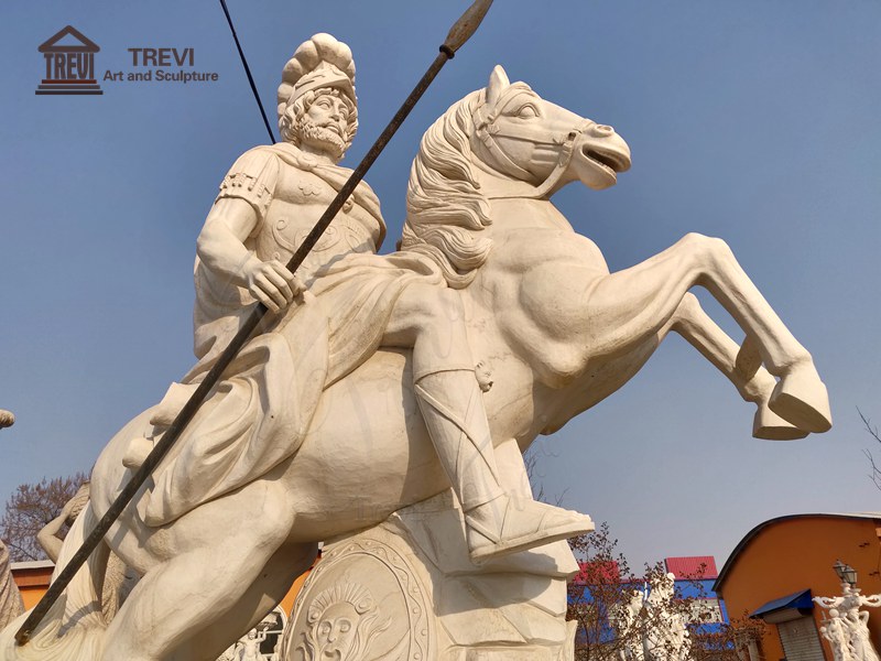 equestrian statue greek-03-Trevi Statue