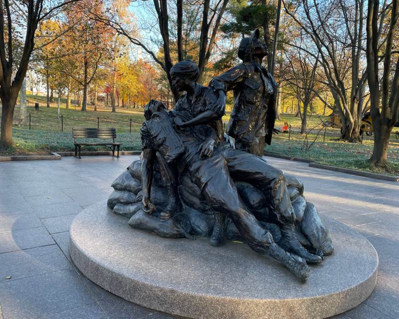 vietnam womens memorial -01-Trevi Statue