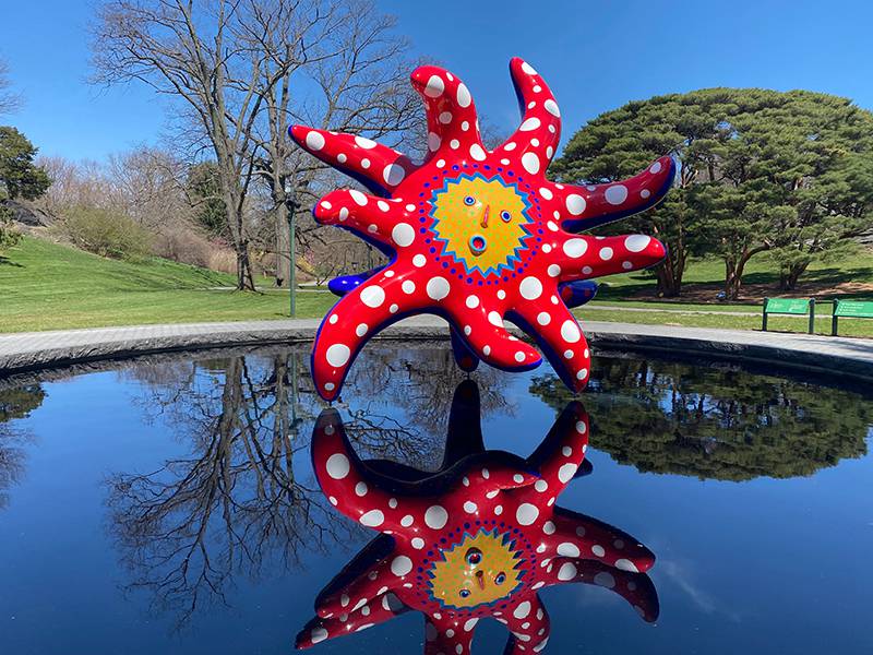 Yayoi Kusama sculpture