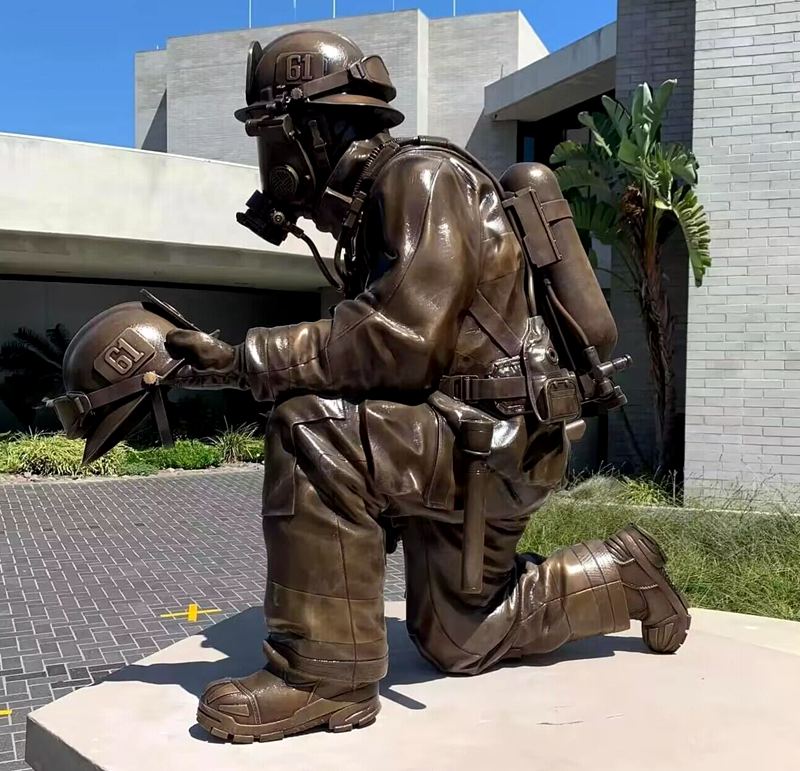 bronze firefighter statues-Trevi Statue