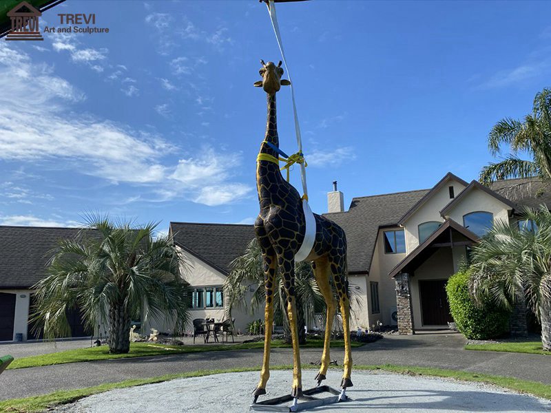 bronze giraffe statue -01