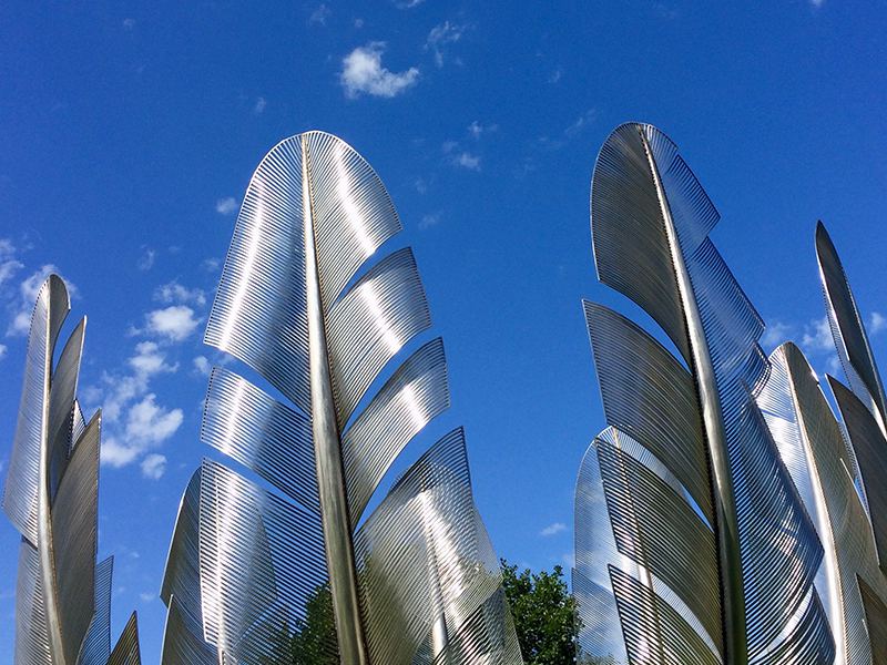 feather statue