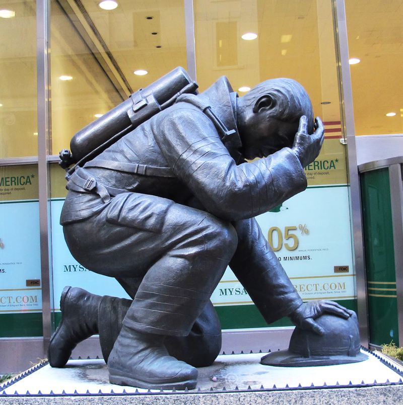 kneeling fireman statue-01-Trevi Statue