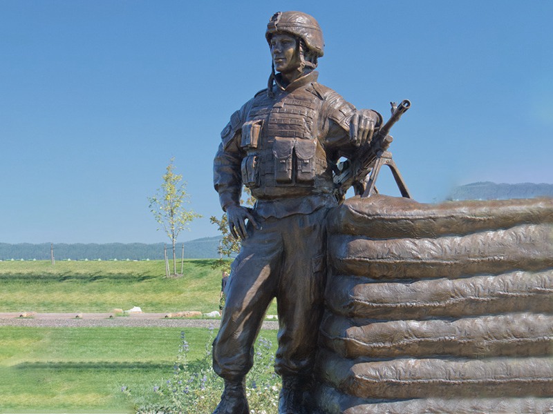 large soldier statue-01