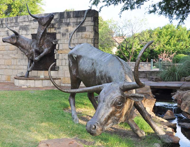 longhorn sculpture-01