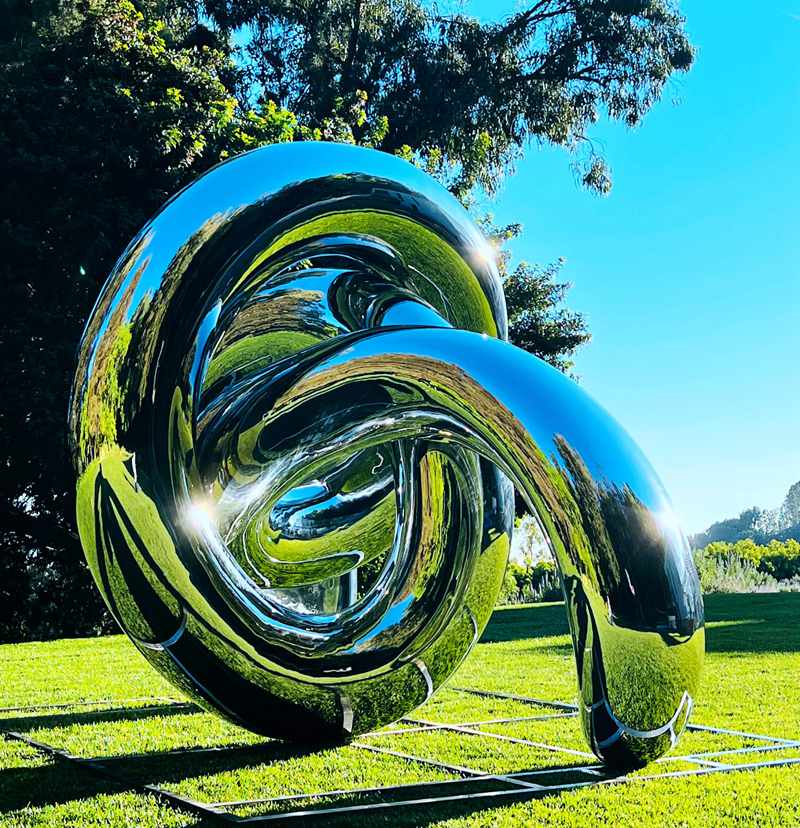 mirror-stainless-steel-outdoor-sculpture