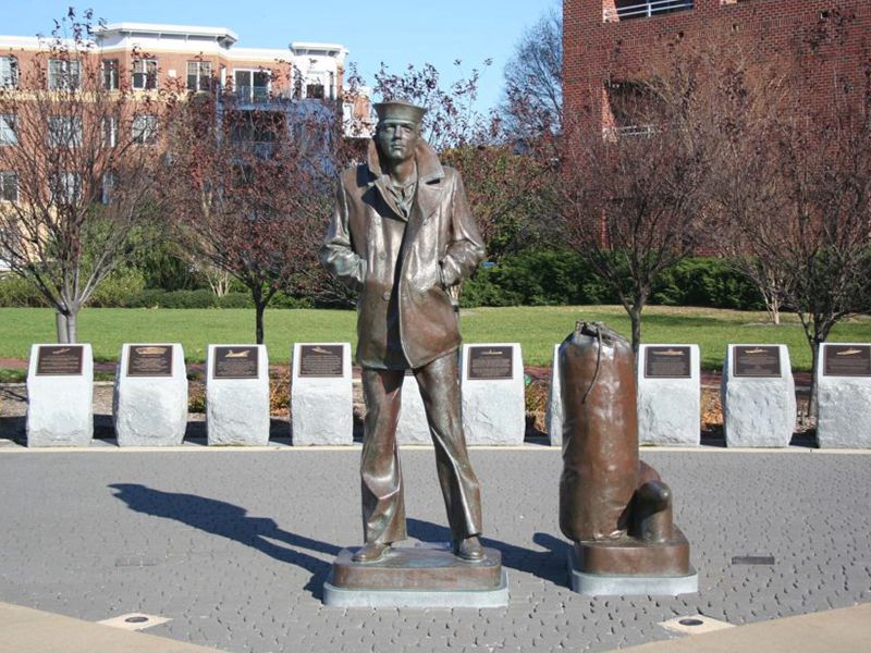 navy statue-02