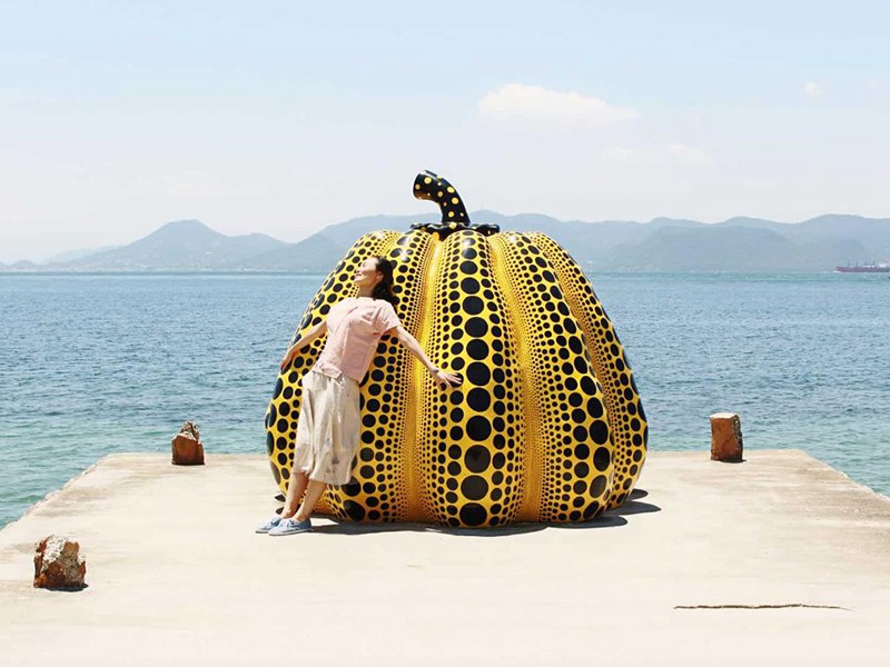 yayoi kusama pumpkin sculpture-02