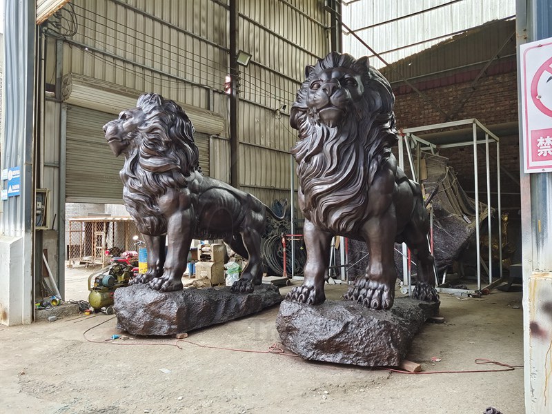 Life Size Bronze Sitting Lion Statues 3