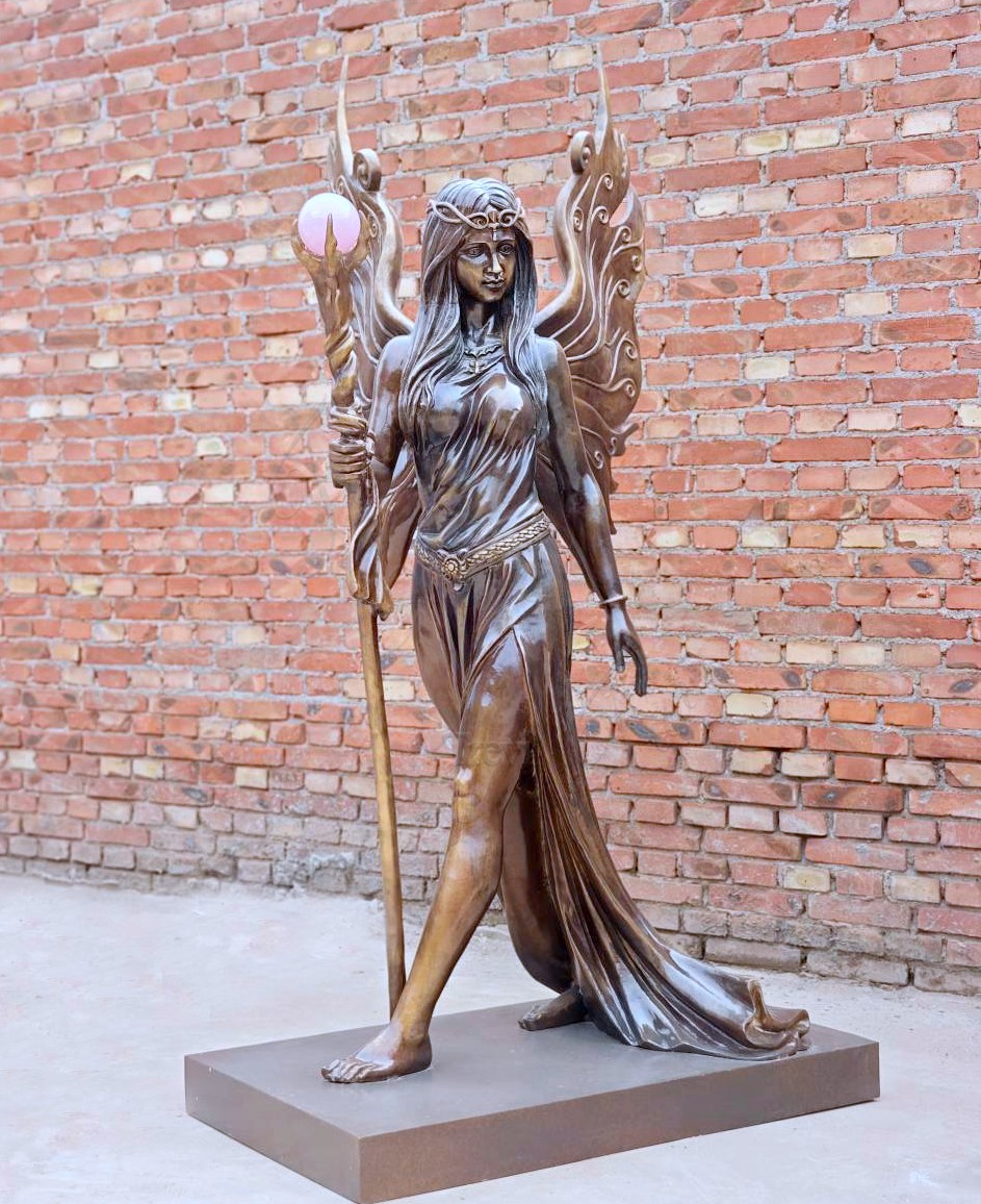 aine goddess statue