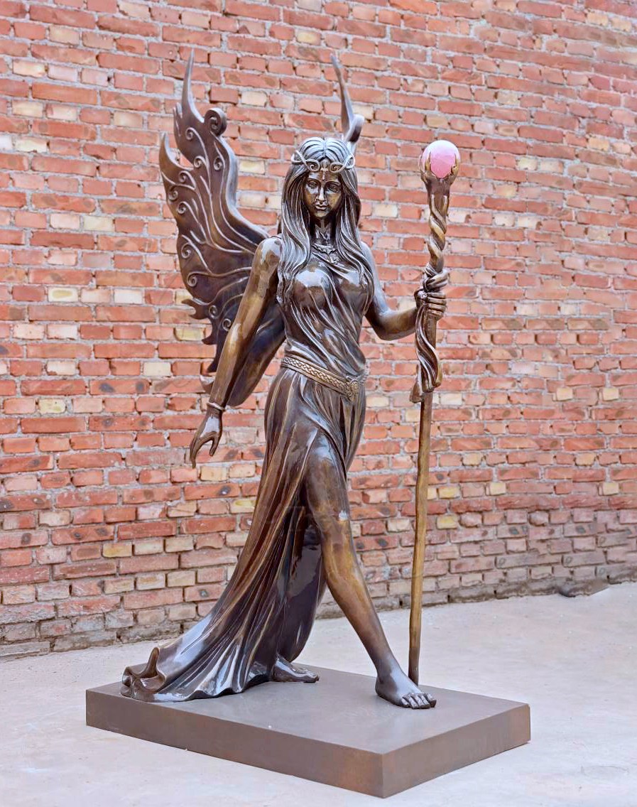 aine goddess statue