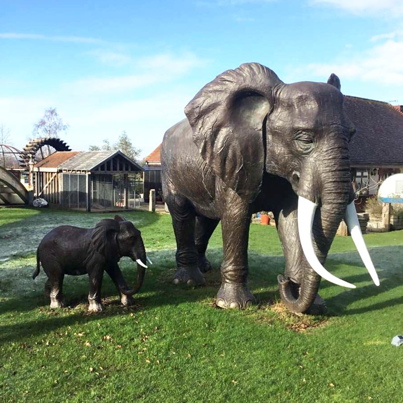 bronze-elephant-and-baby-elephant