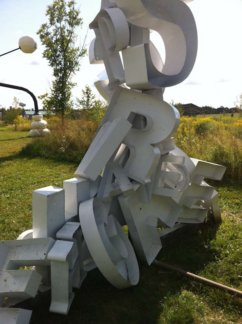 metal letter sculpture (5)