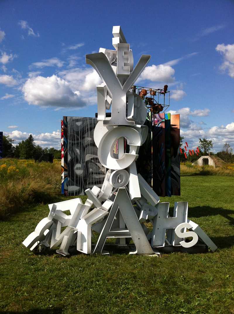 metal letter sculpture (6)