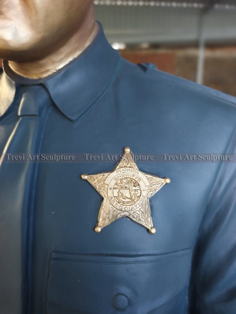 Bronze Policeman Statue details