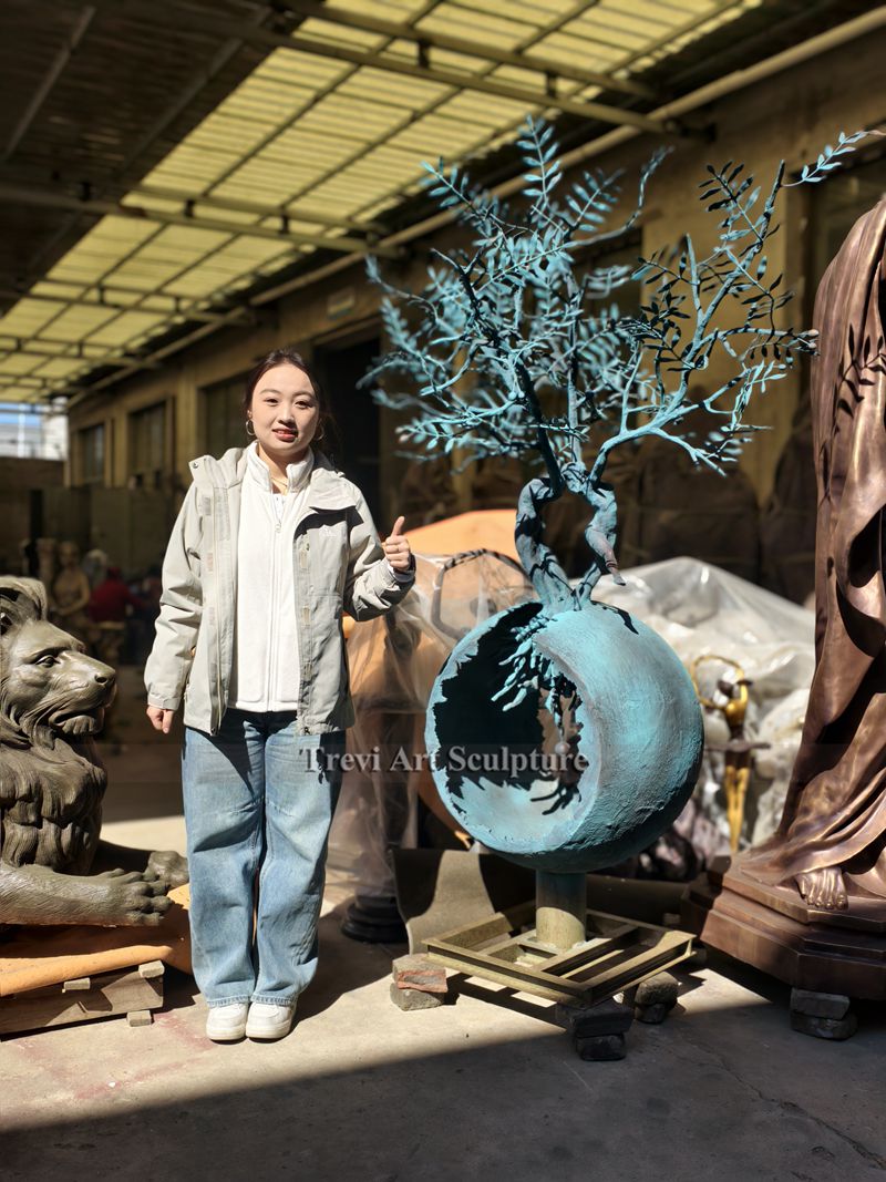 Andrea Roggi tree sculpture replica