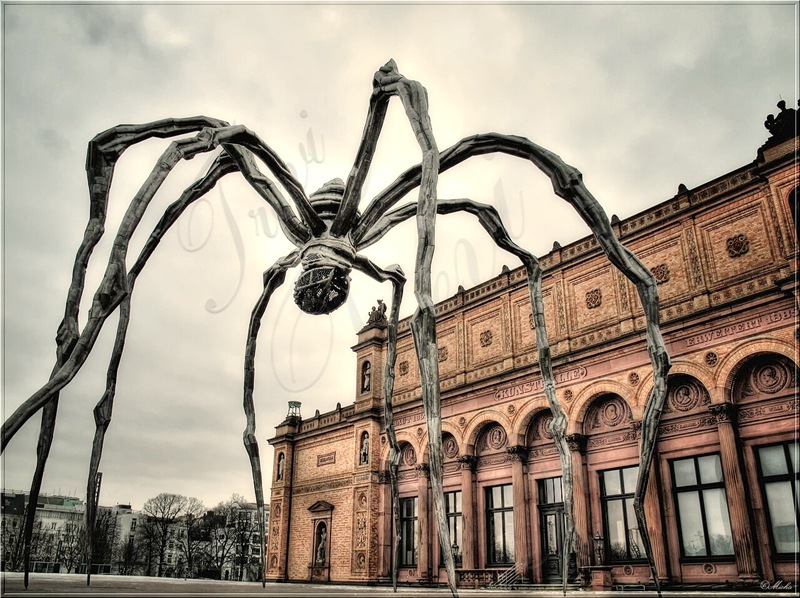 Metal Spider Sculpture Introduction