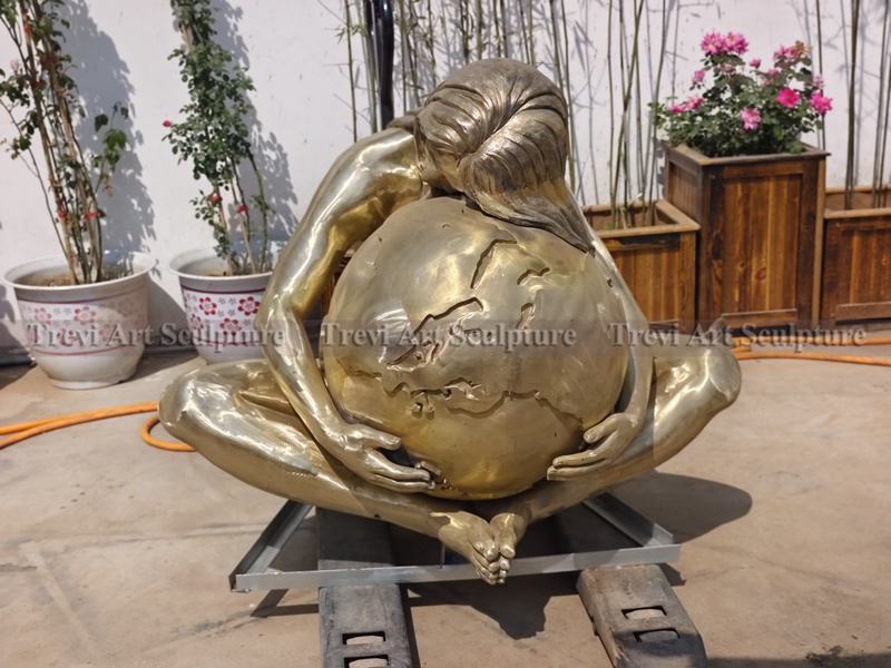casting Bronze mother nature statue for garden