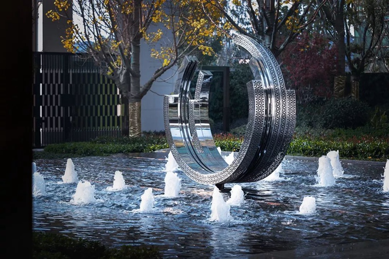 “C” Shape Stainless Steel Water Feature