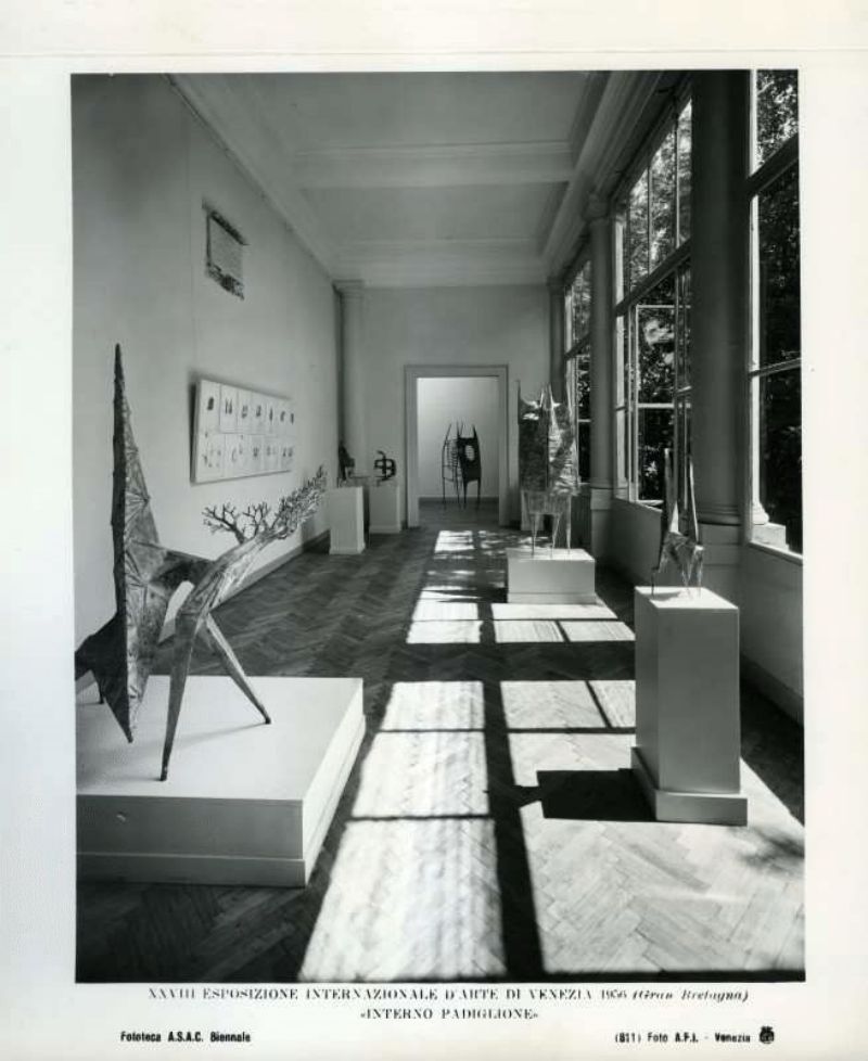 Lynn Chadwick sculpture6
