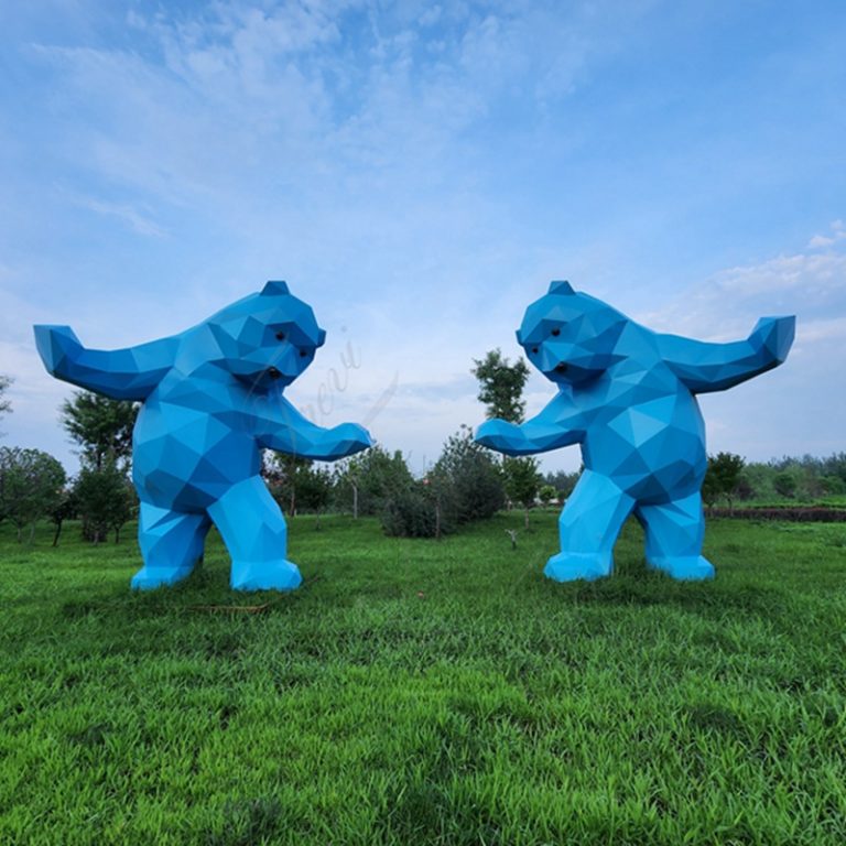 metal bear ststue