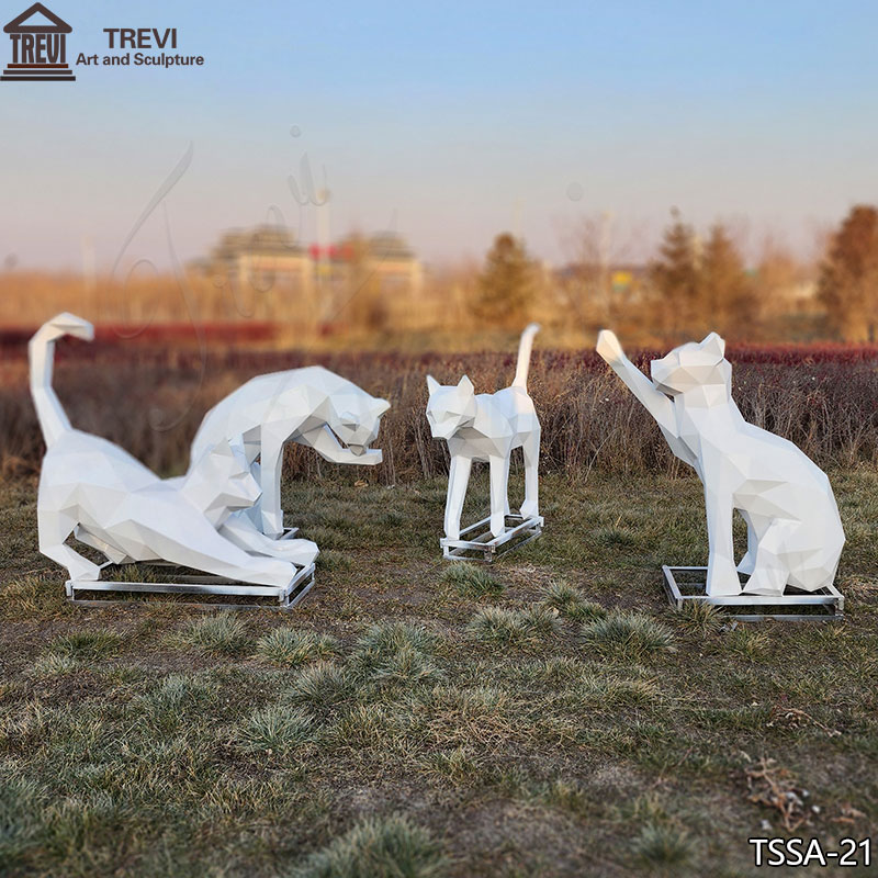 White-Geometric-Cat-Sculpture-for-Outdoor-Garden-1
