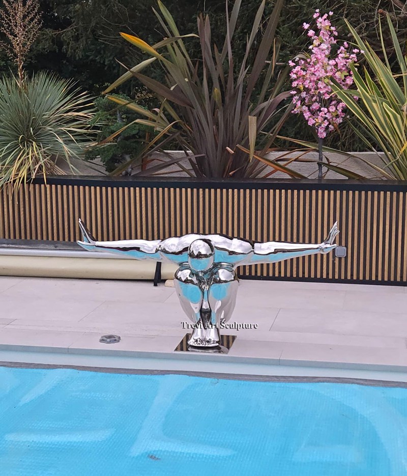 Stainless steel diving figure sculpture feedback, France