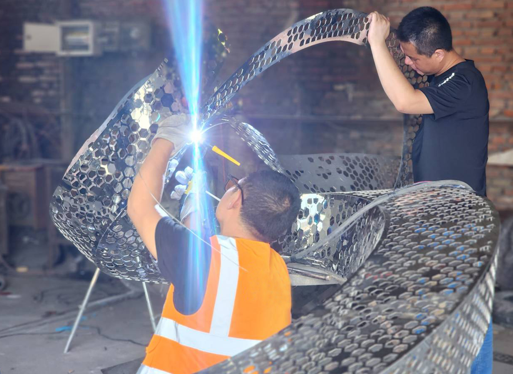 trevi factory-stainless steel sculpture workshop