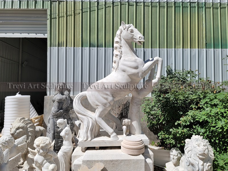 marble horse statues