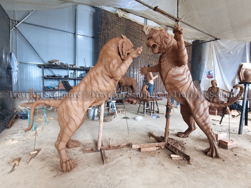 tiger statue clay model
