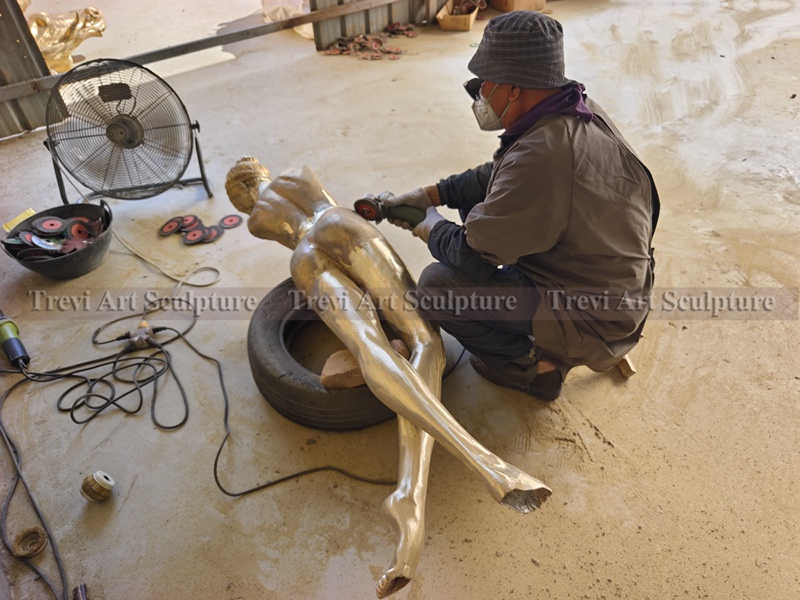 sitting Nude Lady Statue polishing