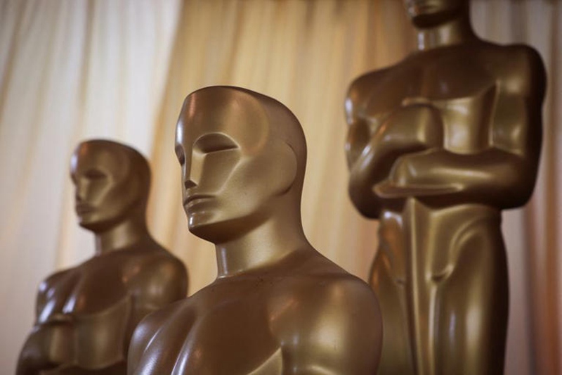 Oscar Statue