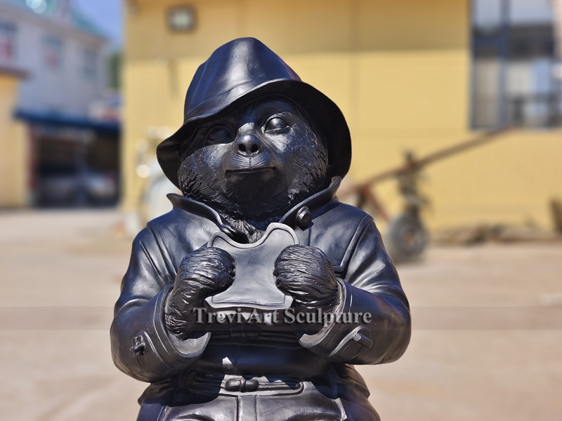 Outdoor bronze paddington bear statue trevi