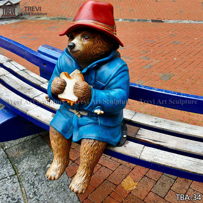 Outdoor famous bronze paddington bear statue