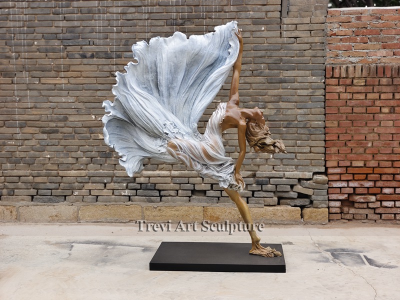 dancing girl statue