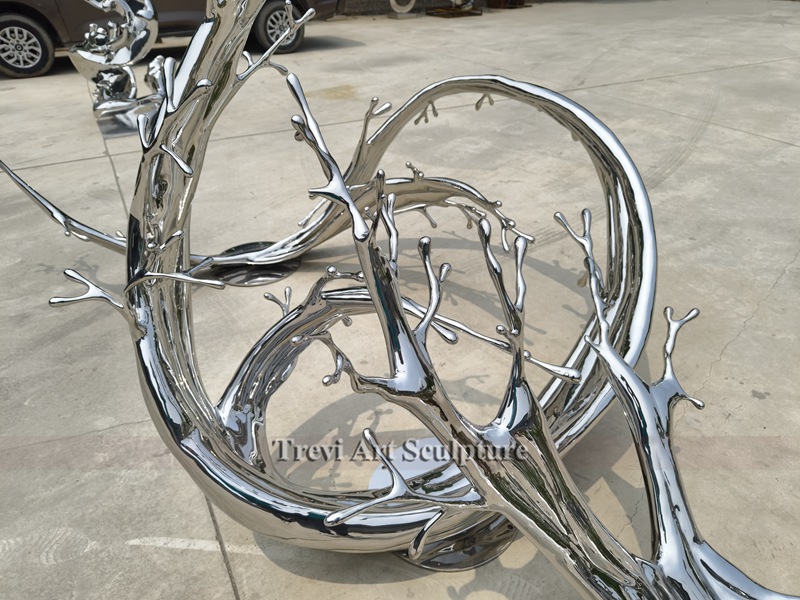 metal water splash sculpture details